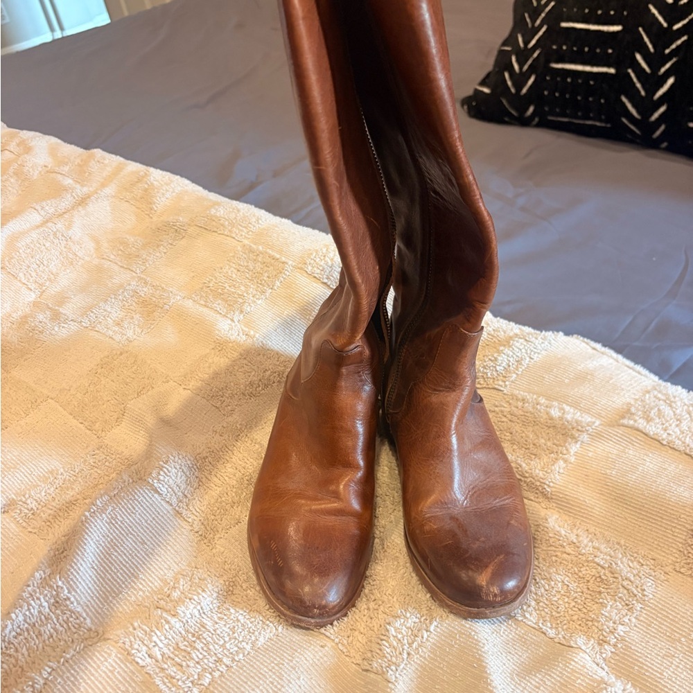 Frye Classic Brown Leather Heeled Boots